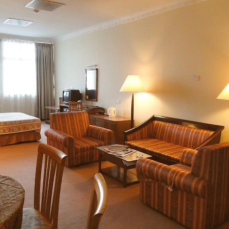 Holiday Villa Hotel City Centre พนมเปญ ภายนอก รูปภาพ