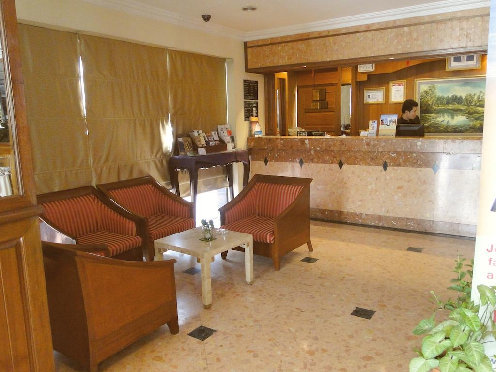 Holiday Villa Hotel City Centre พนมเปญ ภายนอก รูปภาพ