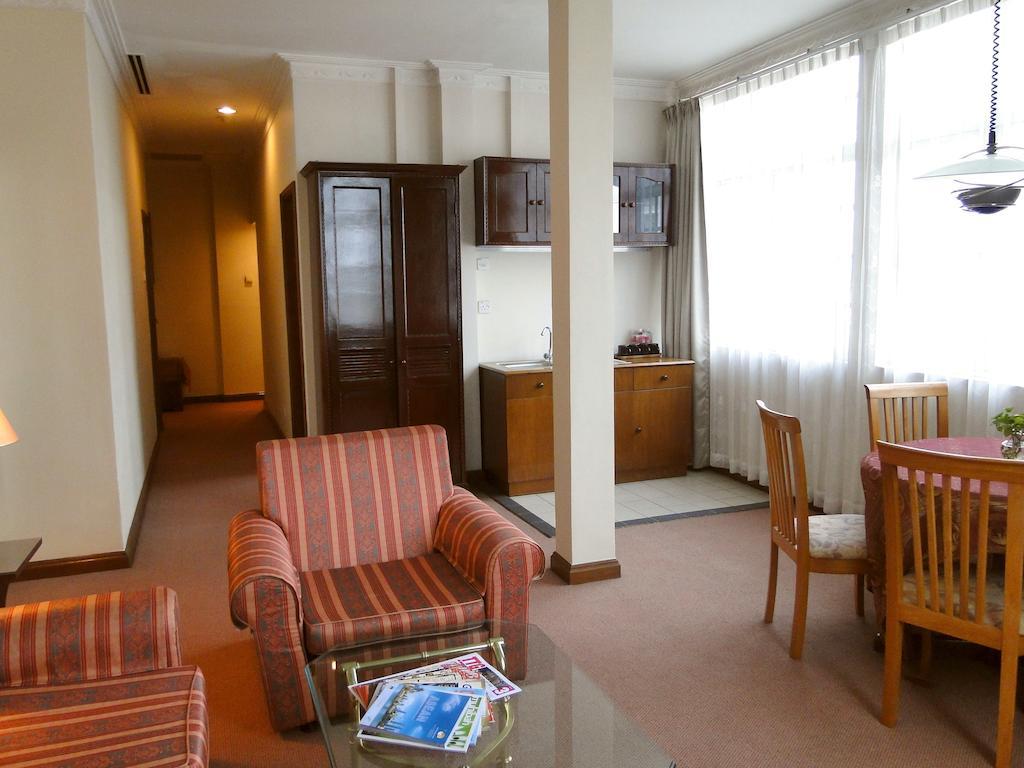 Holiday Villa Hotel City Centre พนมเปญ ภายนอก รูปภาพ