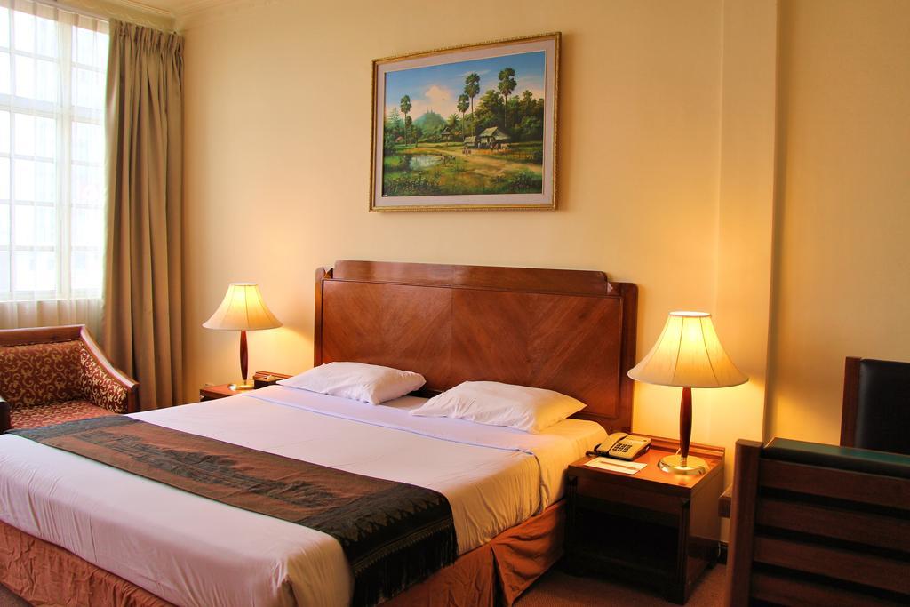 Holiday Villa Hotel City Centre พนมเปญ ภายนอก รูปภาพ