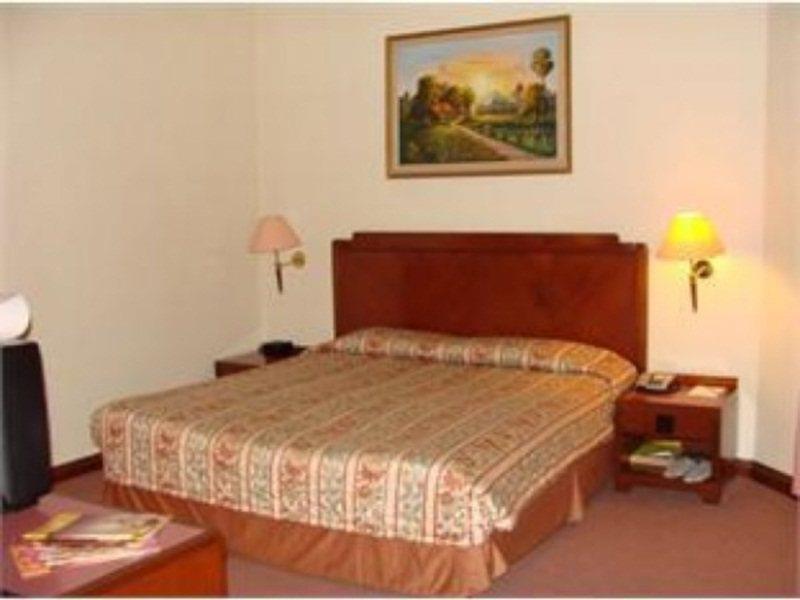 Holiday Villa Hotel City Centre พนมเปญ ภายนอก รูปภาพ
