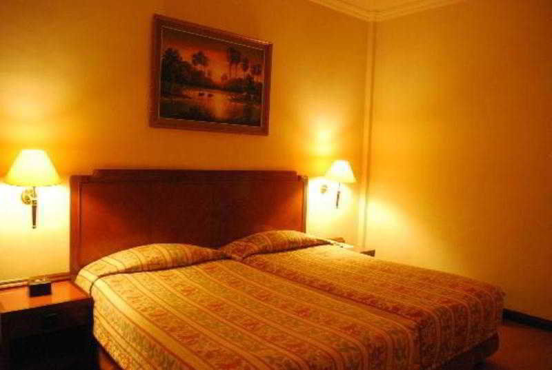Holiday Villa Hotel City Centre พนมเปญ ภายนอก รูปภาพ