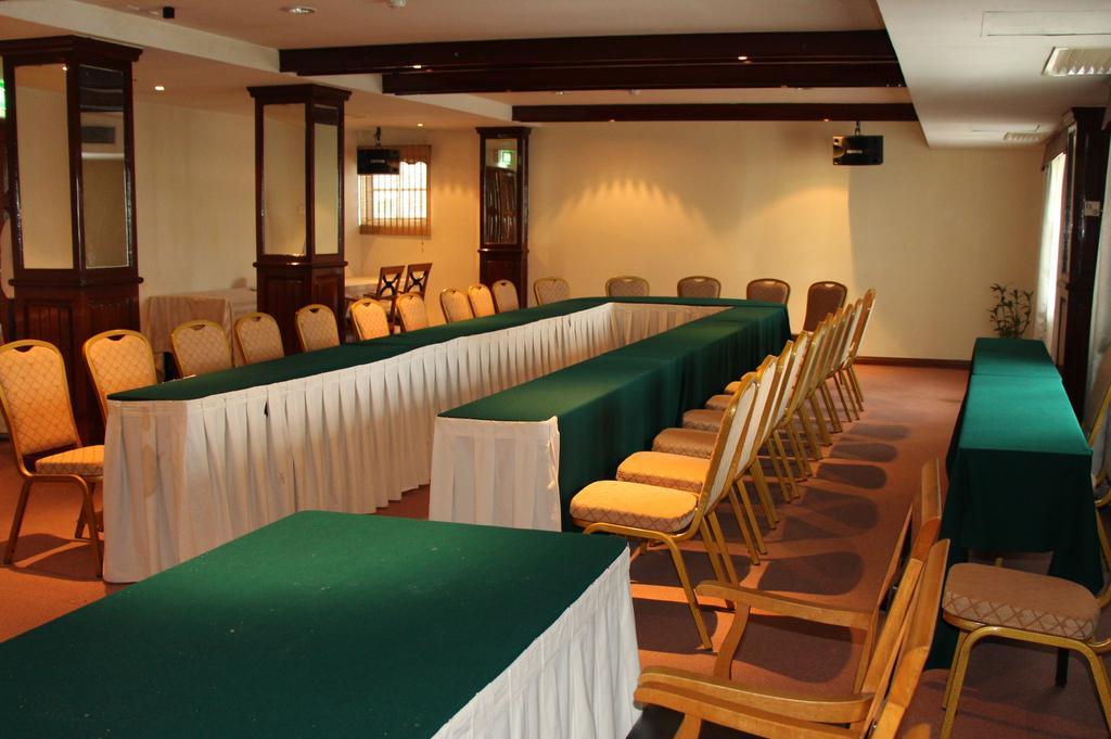 Holiday Villa Hotel City Centre พนมเปญ ภายนอก รูปภาพ