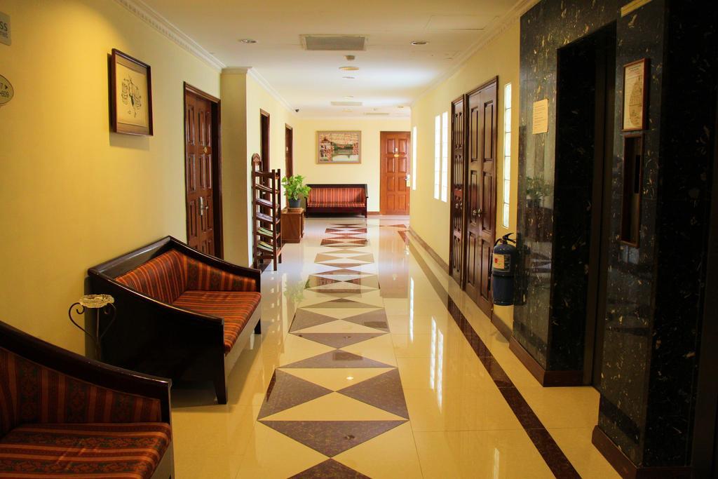 Holiday Villa Hotel City Centre พนมเปญ ภายนอก รูปภาพ